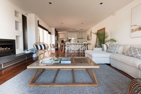 Spinnakers Waterfront - Carnarvon Accommodation 0