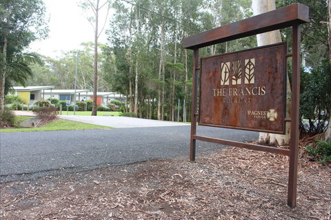 The Francis Retreat - Bonny Hills - Tourism Brisbane 0