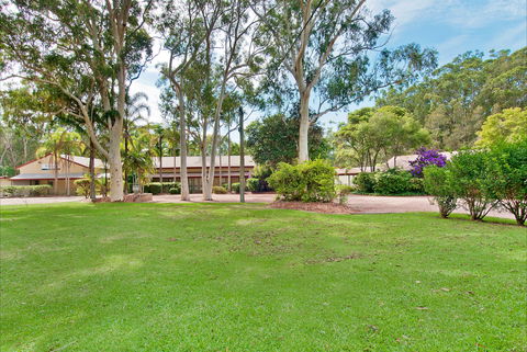 The Francis Retreat - Bonny Hills - Tourism Brisbane 1