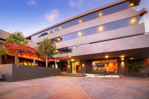Townhouse Hotel Wagga And Apartments By Townhouse - Townsville Tourism 0