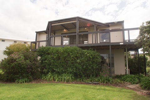 Vasta Vista - Whitsundays Tourism 0