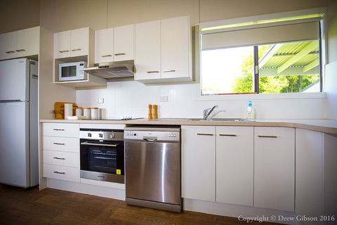 Wine Country Cottage - Kempsey Accommodation 2