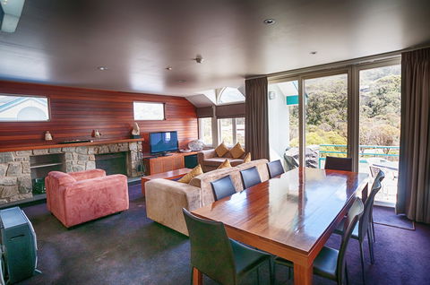 Aspect 2a - Accommodation Perth 0