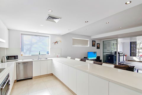 Bayreach Three - Hotel Gold Coast 2