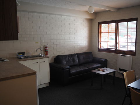 Bay Hotel Apartments - Foster Accommodation 1
