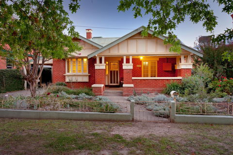 Central Crisp - Brisbane Tourism 0
