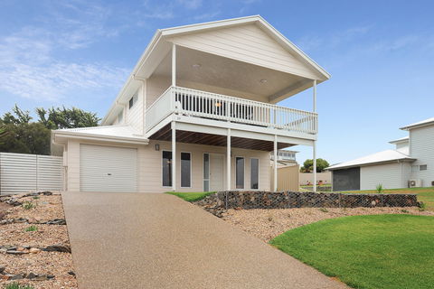 Chiton Drift - Byron Bay Accommodation 0