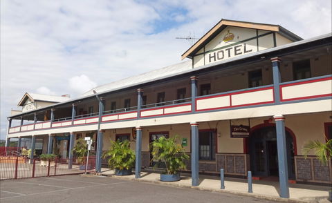 Crown Hotel Motel - Townsville Tourism 0