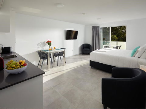 East Maitland Executive Apartments - YWait Travel 1