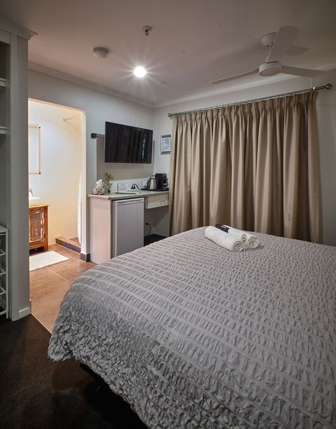 Edlin House - YWait Travel 2