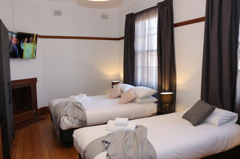 Guildford Hotel - Accommodation QLD 1