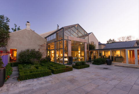 Islington Hotel - Accommodation Directory 1