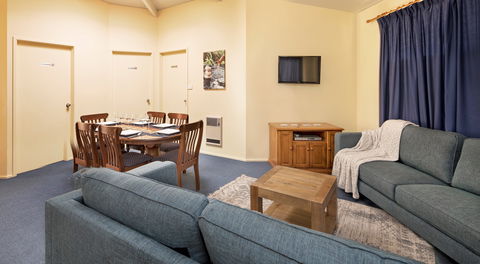Leo's Cottage - Casino Accommodation 0