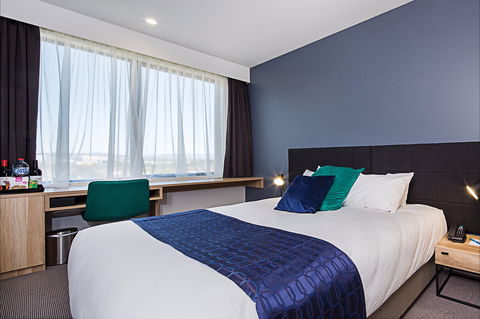 Mantra MacArthur Hotel - Accommodation Directory 1