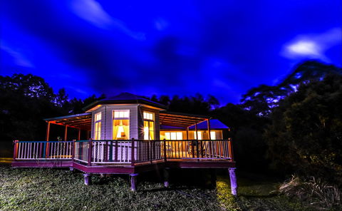 Noosa Avalon Farm Cottages - Whitsundays Tourism 0