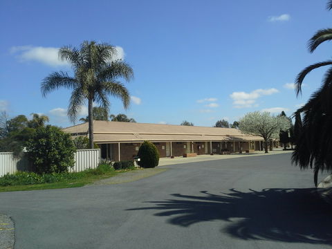 Paradise Lakes Motel - WA Accommodation 0