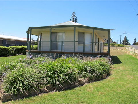 Sims Holiday Home - Taree Accommodation 0