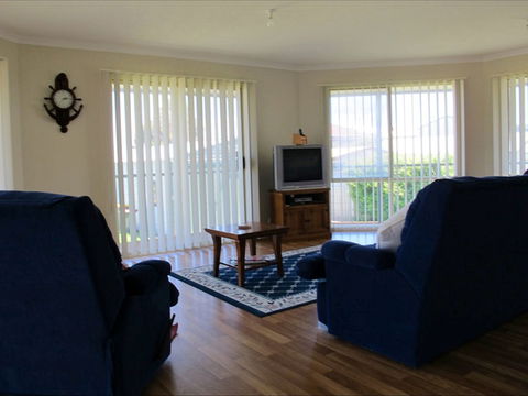 Sims Holiday Home - Taree Accommodation 1