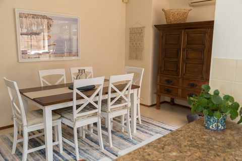 Taranaki Beach Unit - Holiday Melbourne 2