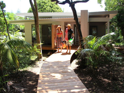 Bowker Beach House - Holiday Perth 0