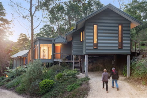 Cladich Pavilions - Tourism Brisbane 0