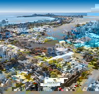 Dockside Holiday Apartments - YWait Travel