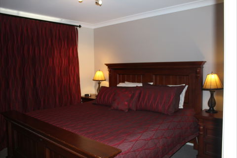 Elm Cottage Tumut - Getaway Accommodation 2