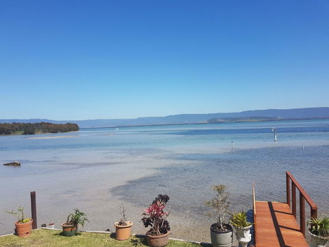 Jettys By The Lake - Townsville Tourism 1