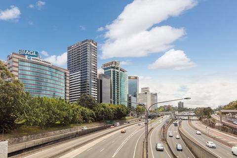 Meriton Suites North Sydney - Accommodation Nelson Bay 0