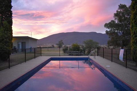 Mountain View Motel Corryong - Accommodation Airlie Beach 0