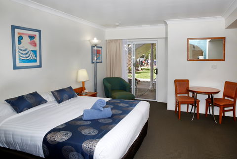 Yamba Aston Motel - Lightning Ridge Tourism 1