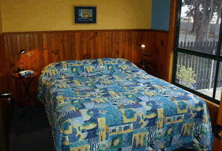 Bicheno's Gallery And Apartments - Accommodation Australia 1