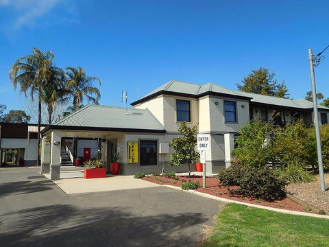 Narrabri Motel And Caravan Park - Victoria Tourism 4
