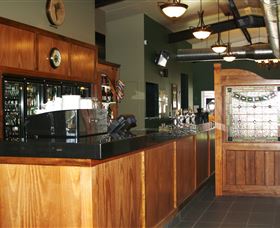 Dooleys Tavern And Motel Springsure - Car Rental 1
