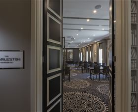 The New Inchcolm Hotel And Suites - Caravan Park Accommodation 3