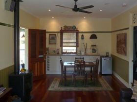 The Sanctuary Springbrook. Guest House / Cottage - Caravan Park Accommodation 1