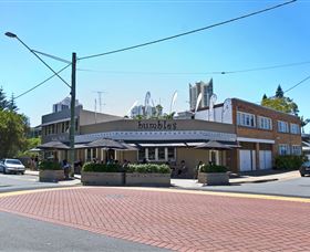 Budds Beach Apartments - Caravan Park Accommodation 1