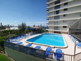Gemini Court Holiday Apartments - Caravan Park Accommodation 1