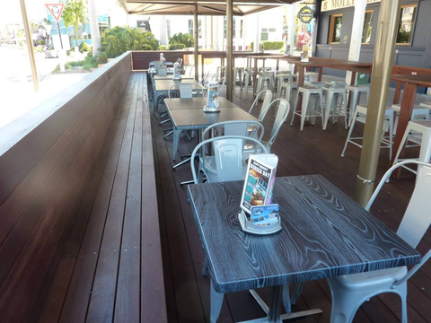 Molly Malones Irish Pub - Caravan Park Accommodation 2