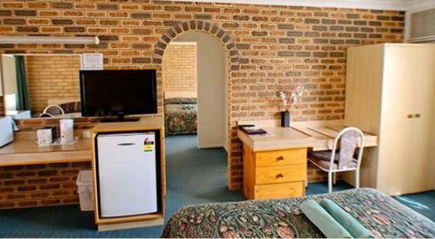 Settlers Motor Inn - Tourism Listing 4