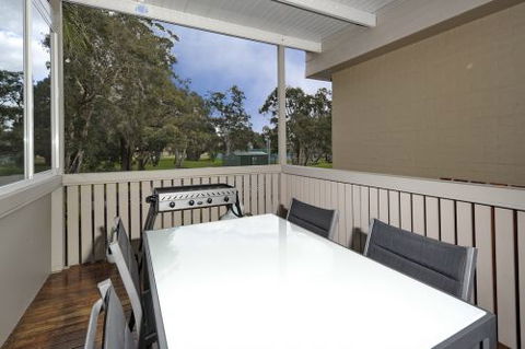 Shoal Bay Inn - Tourism Bookings WA 4