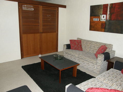 Dianella Apartment - Caravan Park Accommodation 9