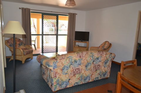 Cottesloe Beach Chalets - Tourism Listing 7