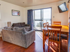 Swansea Beach Chalets - Caravan Park Accommodation 1