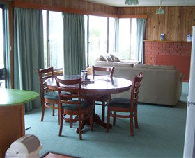 Coles Bay Waterfronters - Caravan Park Accommodation 1