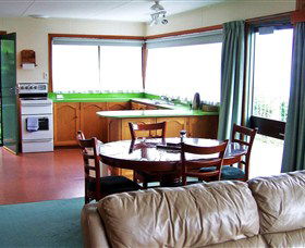 Coles Bay Waterfronters - Caravan Park Accommodation 2
