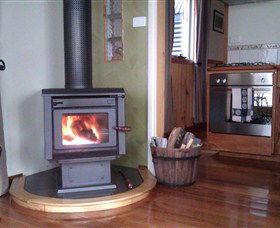 Love Grove Guest House - Caravan Park Accommodation 2