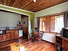 Love Grove Guest House - Caravan Park Accommodation 3
