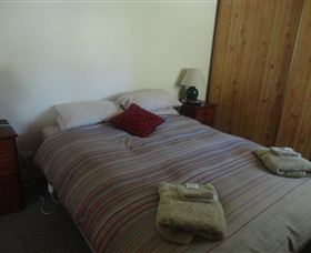 Blue Wren Gardens And Accommodation - Caravan Park Accommodation 1