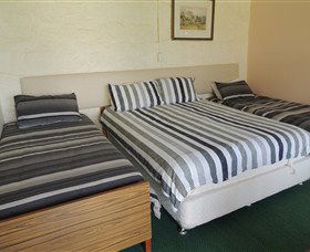Ross Caravan Park & Heritage Cabins - Tourism Listing 3